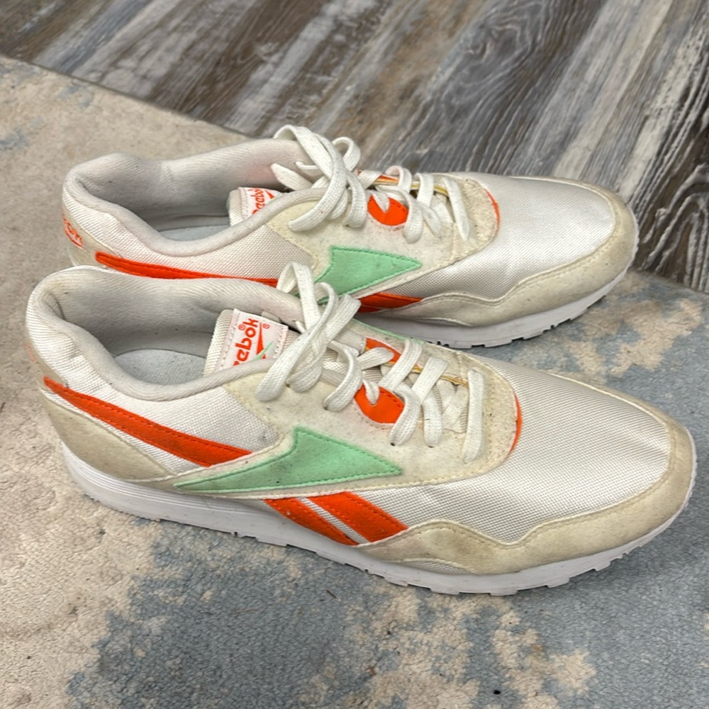 Men’s Reebok size 10